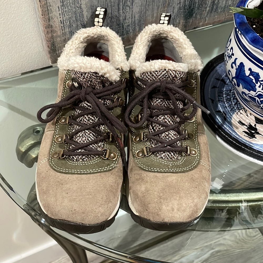 Merrell Kamori Chill Shoes with Faux Fur Lining Women’s Size 9